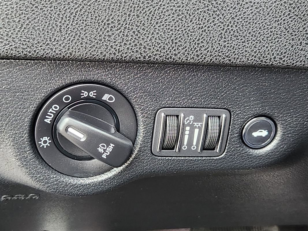 Used 2018 Dodge Charger SXT Plus w/ Quick Order Package 29J RWD image 25