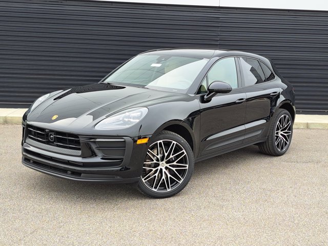Used 2026 Porsche Macan AWD/4WD image 1