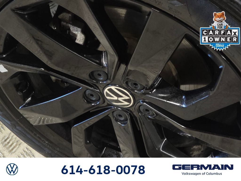 Used 2023 Volkswagen Taos SE w/ Panoramic Sunroof Package AWD/4WD image 15