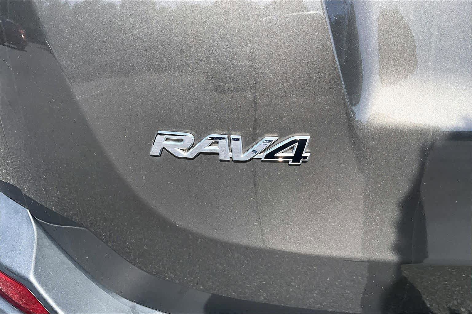 Used 2015 Toyota RAV4 Limited w/ Technology Package AWD/4WD image 31