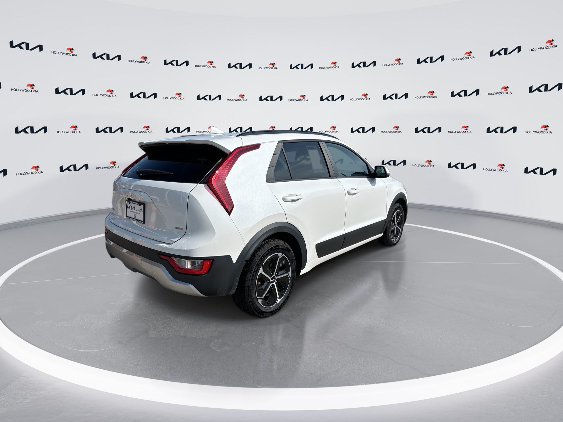 Used 2024 Kia Niro LX FWD image 8