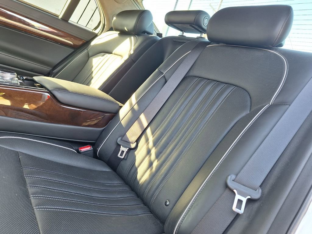 Used 2017 Genesis G90 3.3T Premium image 25