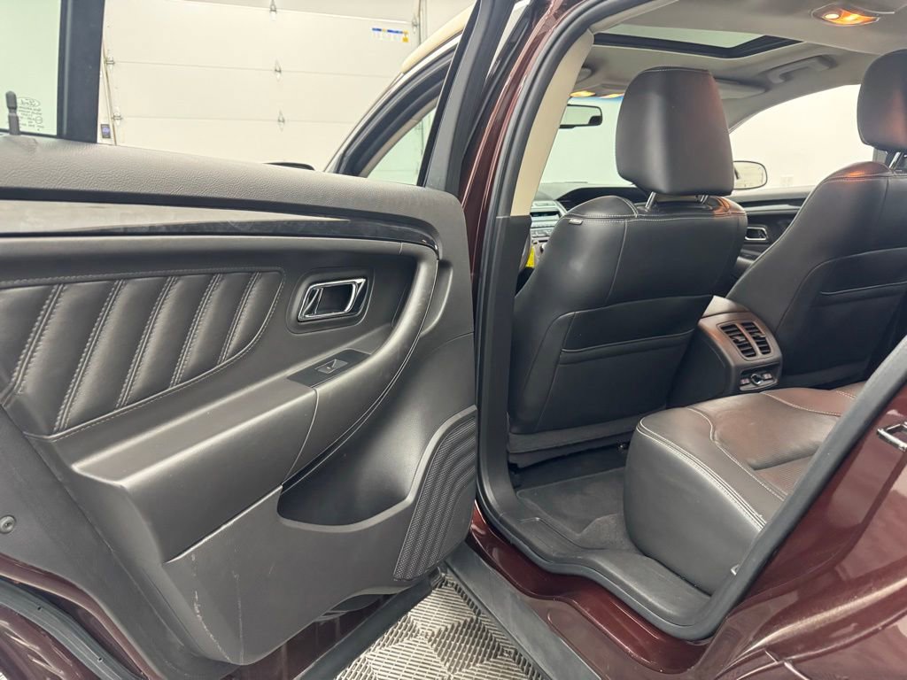 Used 2010 Ford Taurus Limited FWD image 34