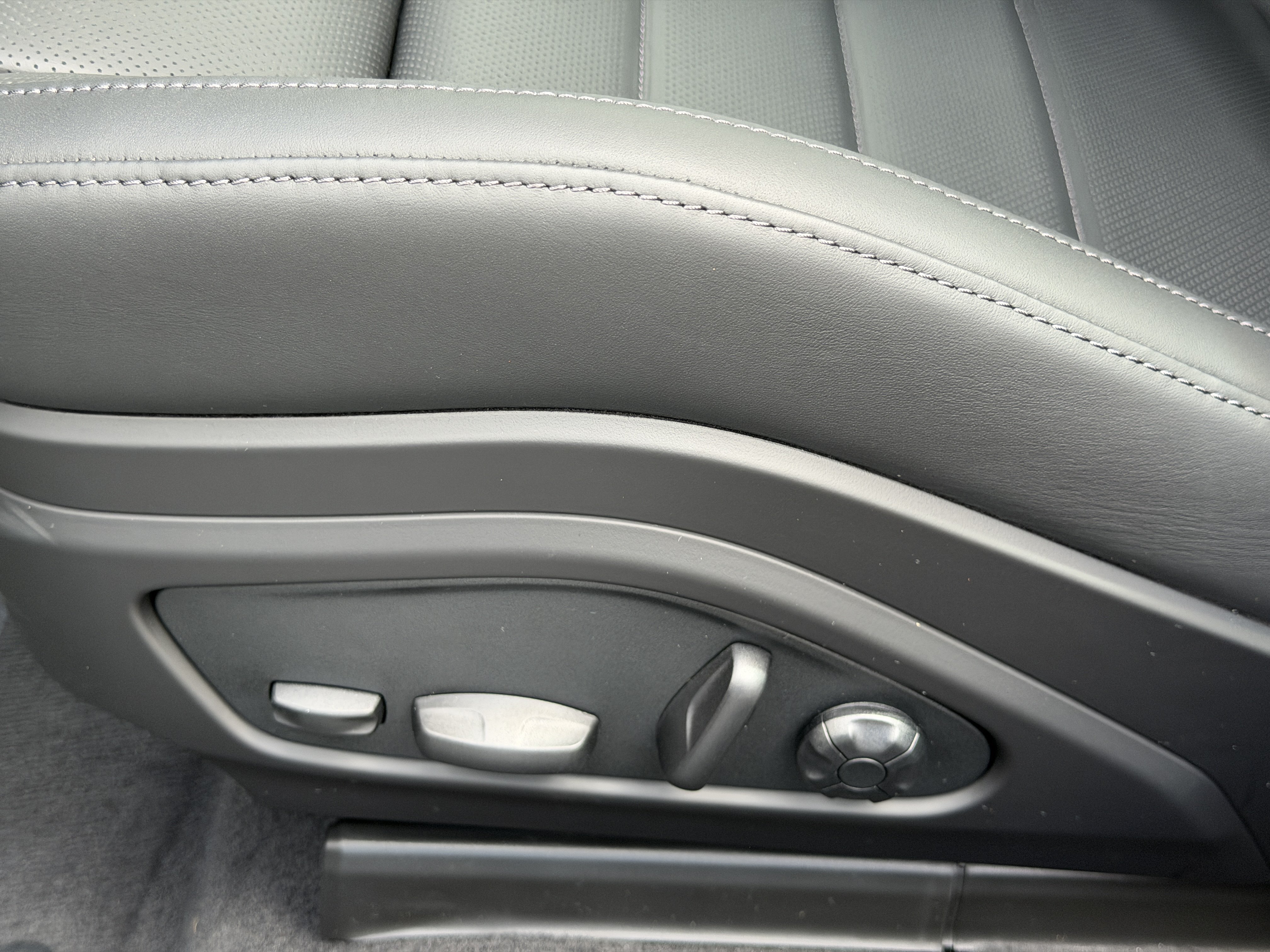 New 2026 Porsche Panamera 4 AWD/4WD image 26