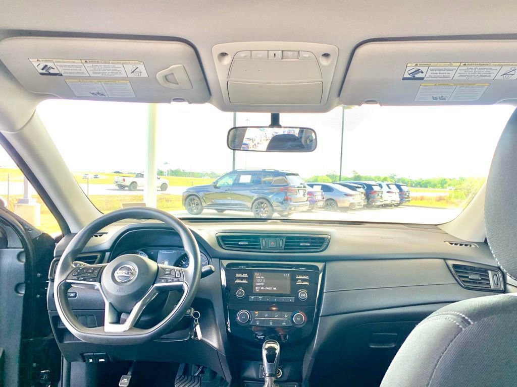 Used 2017 Nissan Rogue S image 15