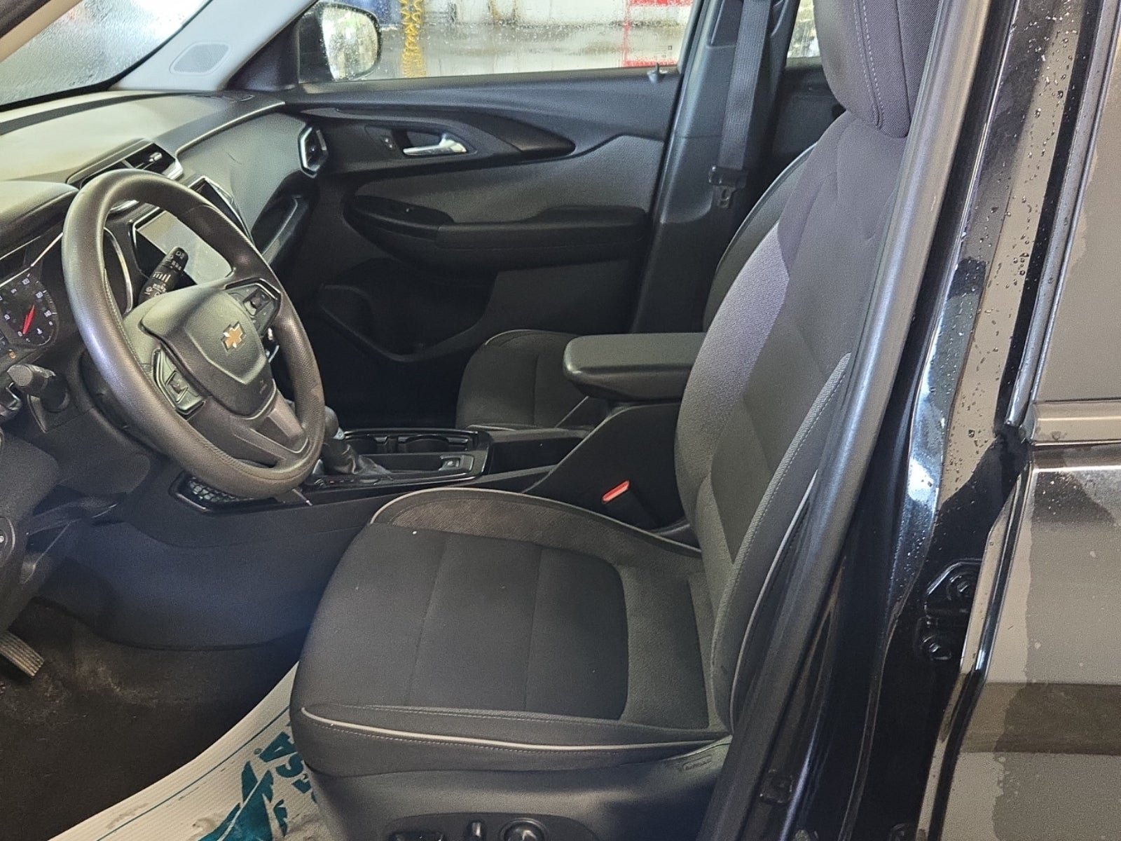 Used 2021 Chevrolet TrailBlazer LT w/ Convenience Package AWD/4WD image 8