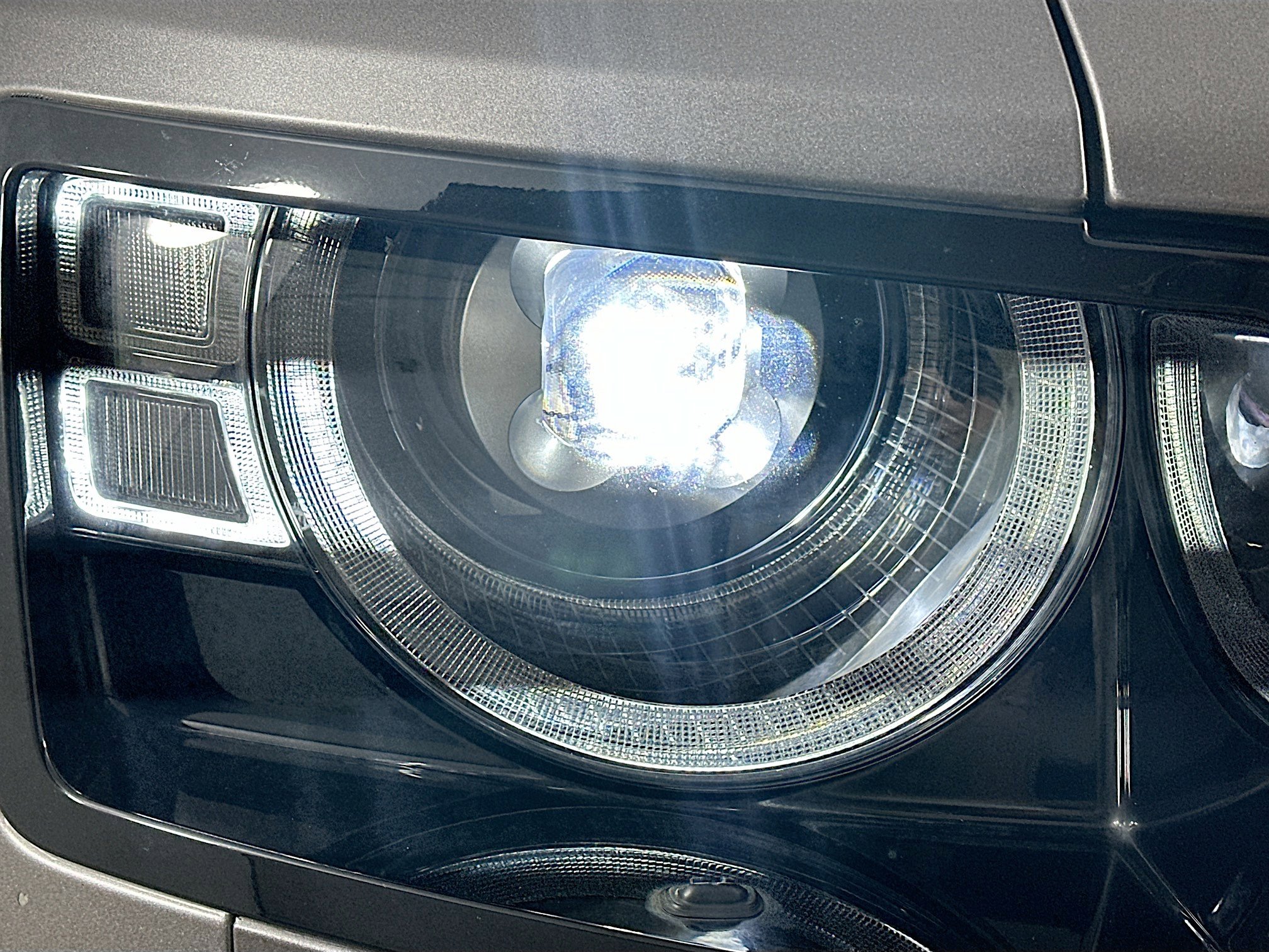 Used 2022 Land Rover Defender 110 X-Dynamic SE image 10