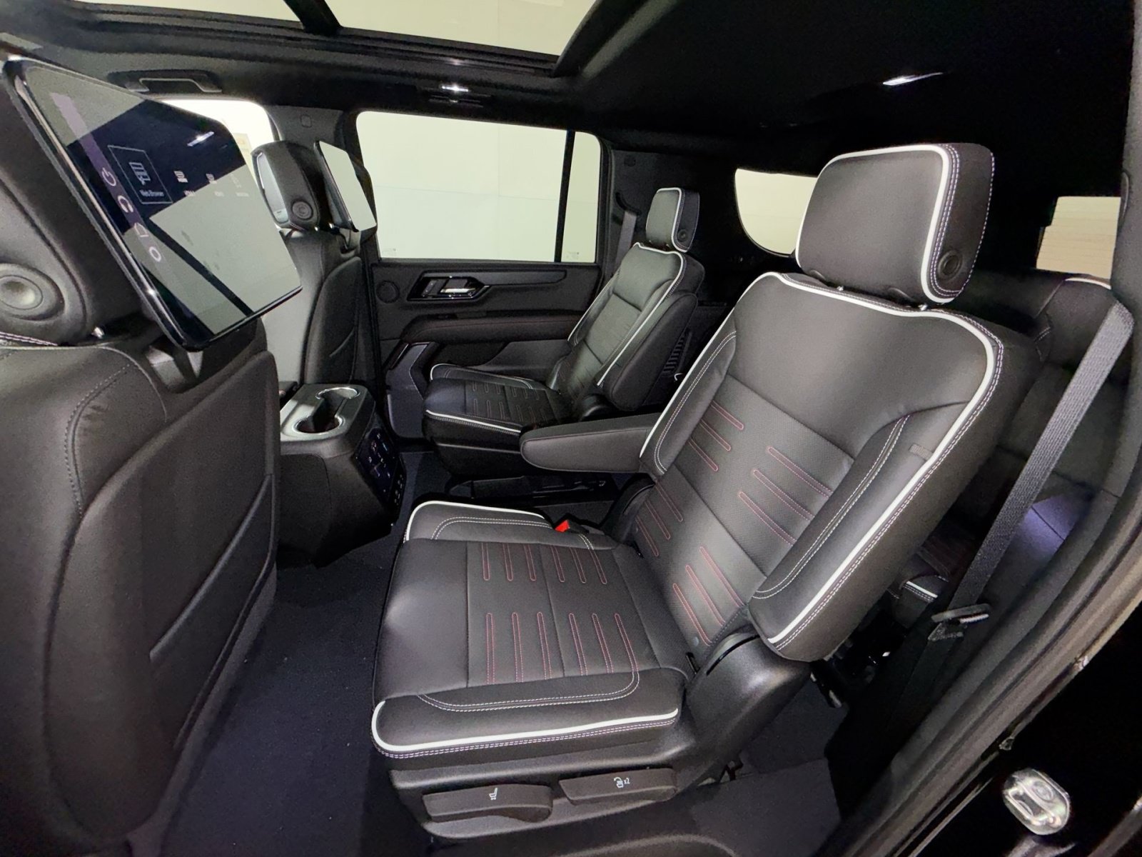 New 2026 GMC Yukon XL AT4 Ultimate AWD/4WD image 25