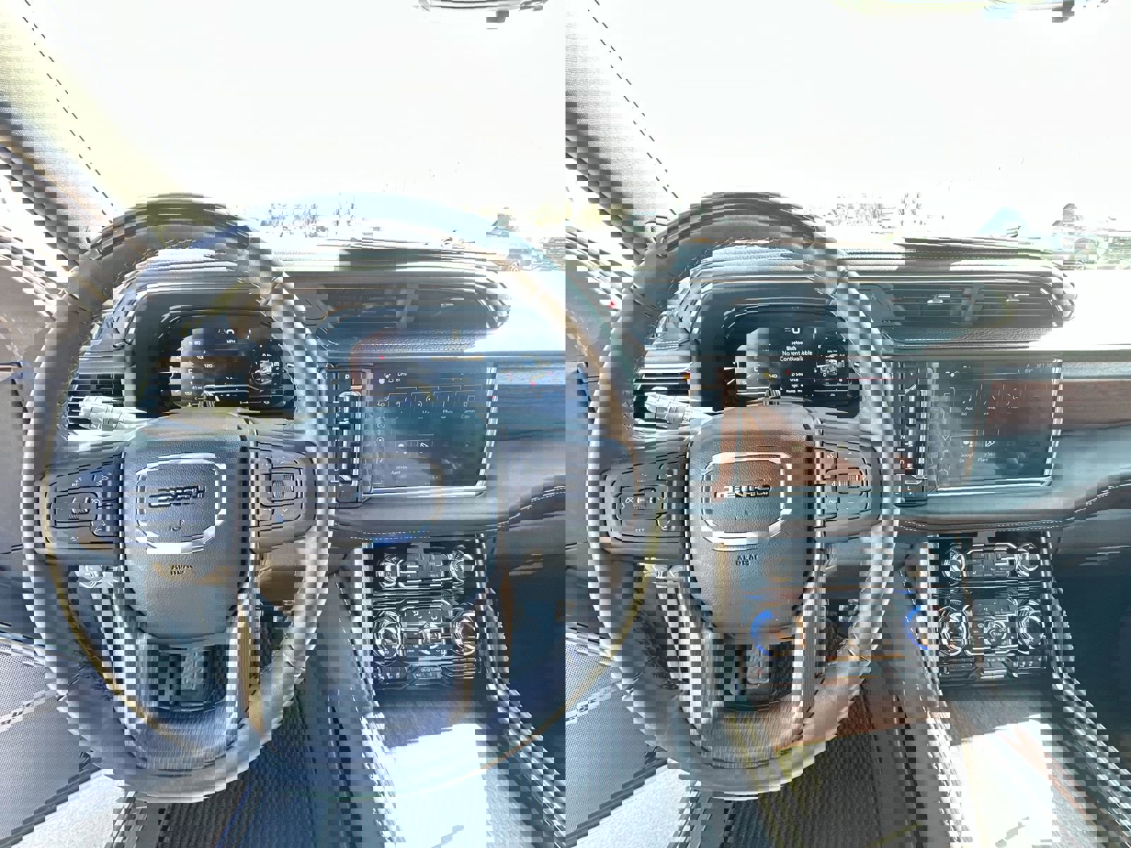 Used 2024 GMC Yukon Denali Ultimate image 11