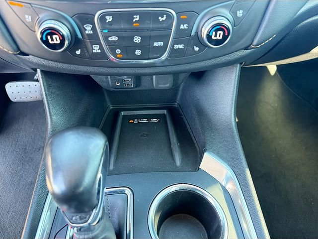 Used 2021 Chevrolet Traverse Premier image 32