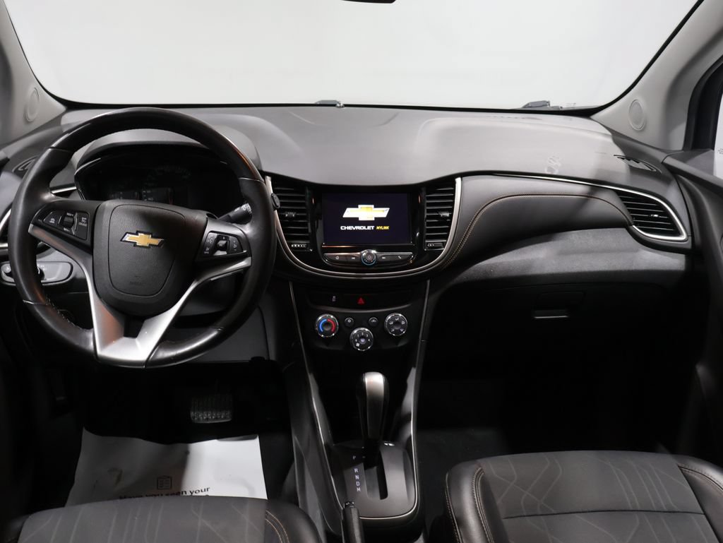 Used 2018 Chevrolet Trax LT w/ LT Convenience Package AWD/4WD image 16