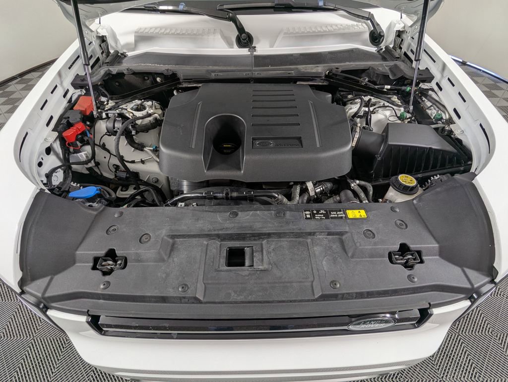 Used 2020 Land Rover Defender 110 HSE image 26