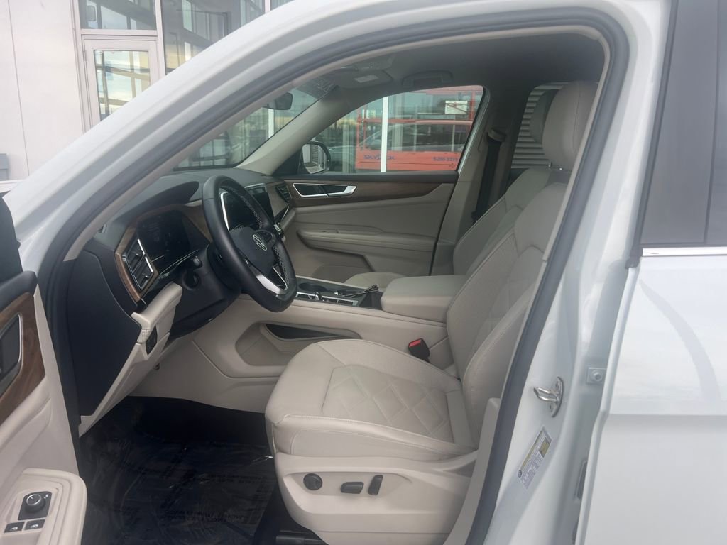 Used 2024 Volkswagen Atlas SE image 11