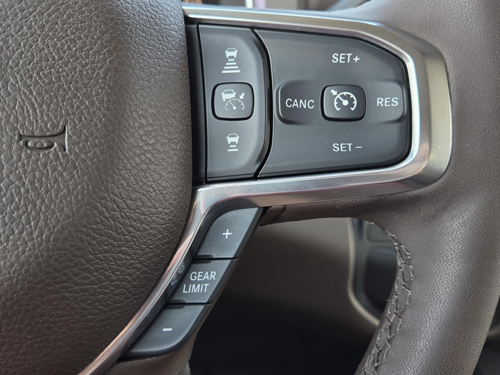 Used 2026 RAM 2500 Laramie AWD/4WD image 23