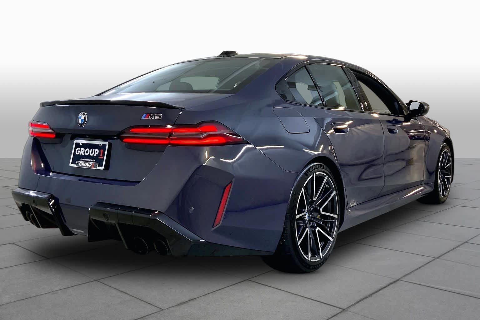 Used 2025 BMW M5 w/ Carbon Package AWD/4WD image 12