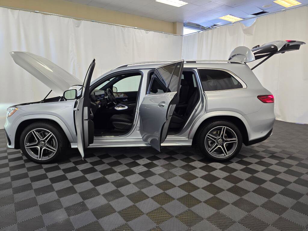 Used 2024 Mercedes-Benz GLS 450 4MATIC image 12
