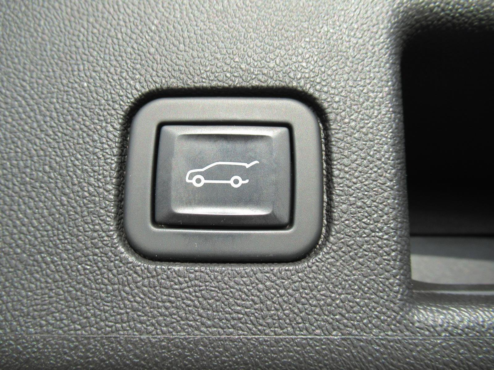 Used 2021 Chevrolet Equinox Premier FWD image 36