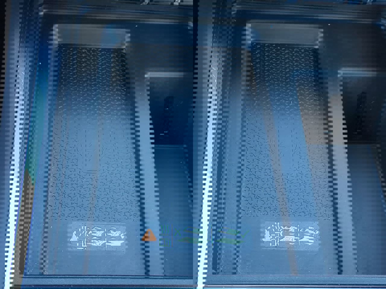 Used 2025 GMC Acadia Elevation image 22