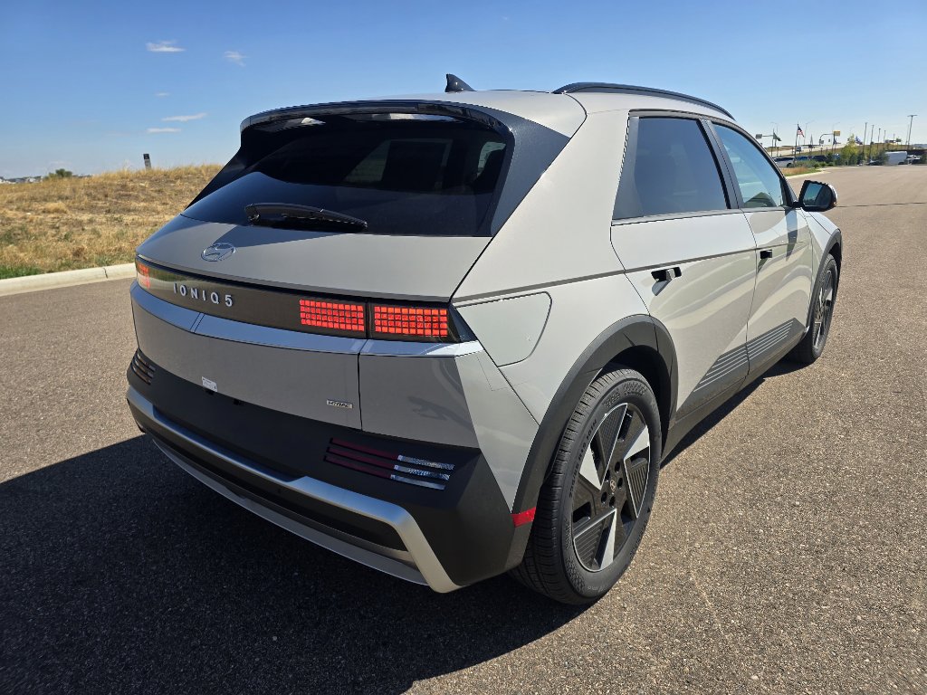 New 2025 Hyundai Ioniq 5 SEL image 5