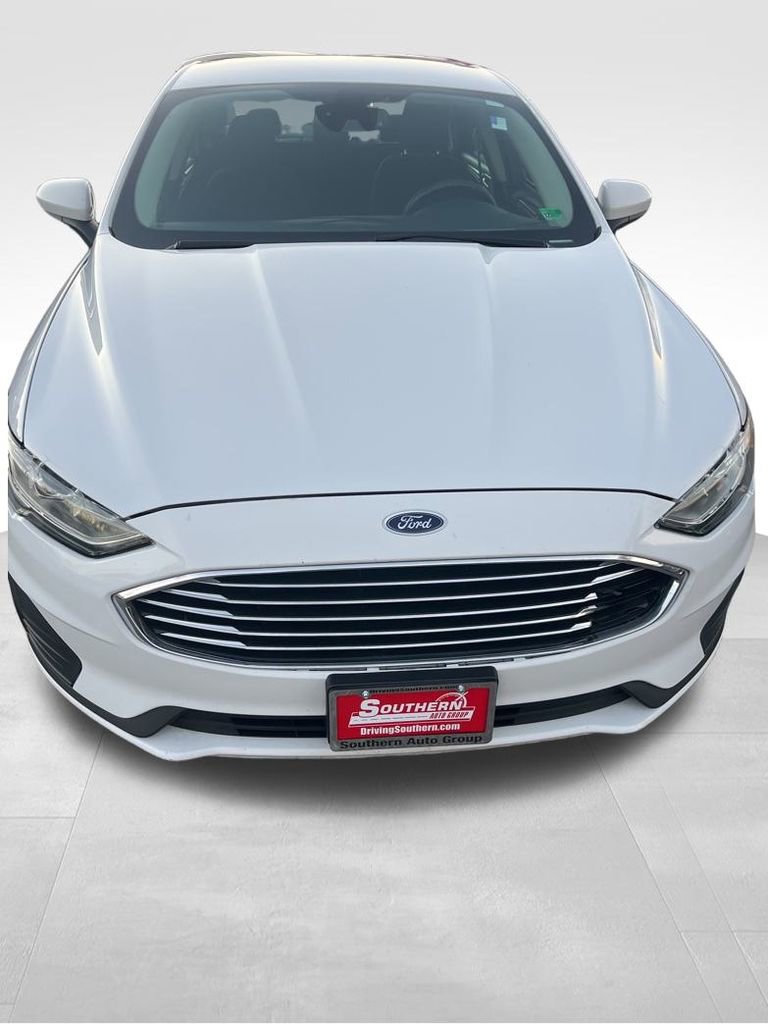 Used 2020 Ford Fusion SE image 9