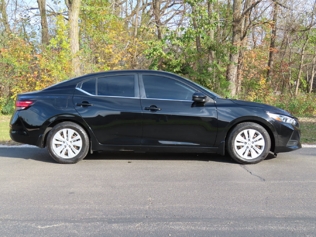 Used 2022 Nissan Sentra S FWD image 2