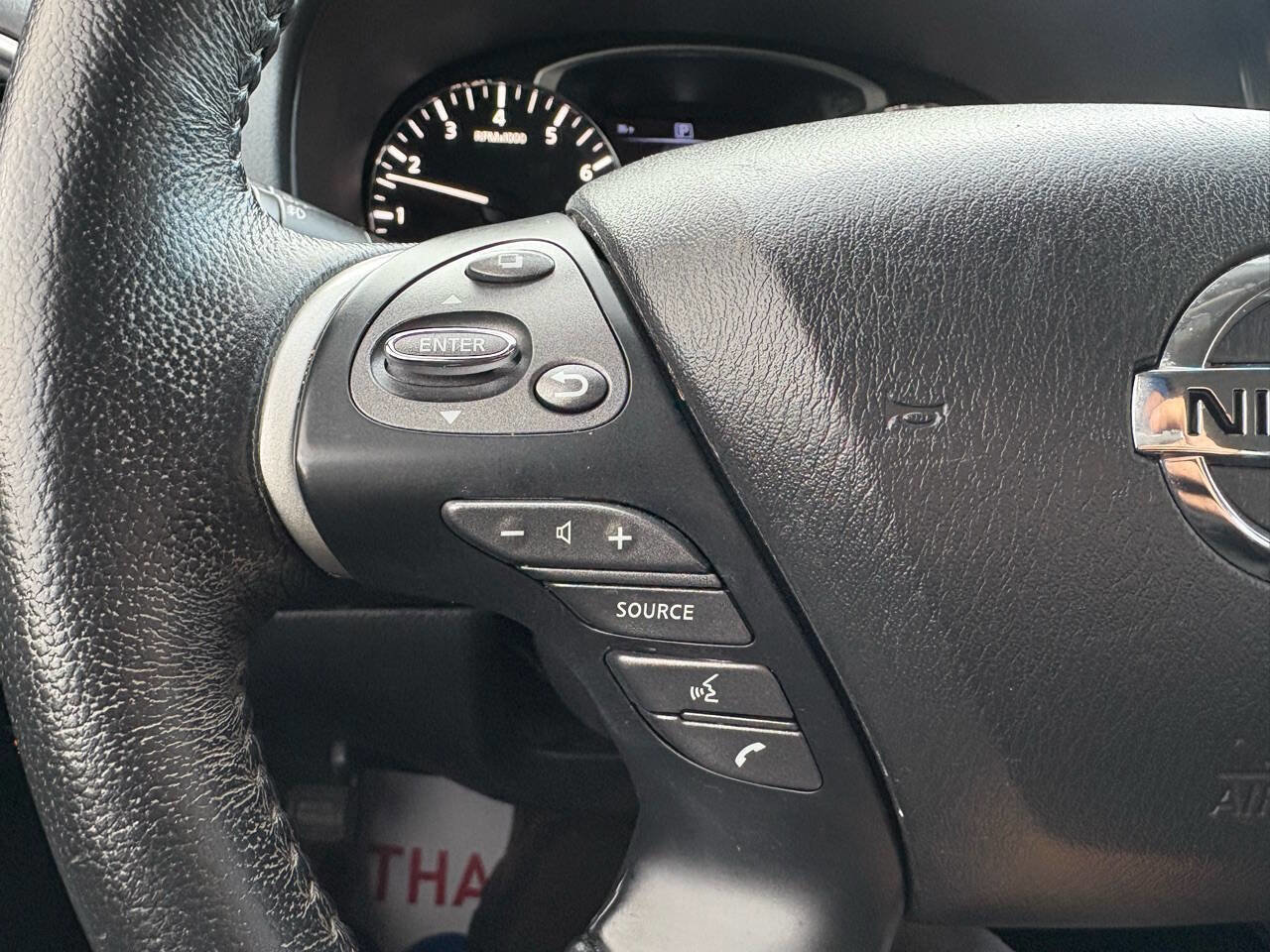 Used 2020 Nissan Pathfinder SV image 37