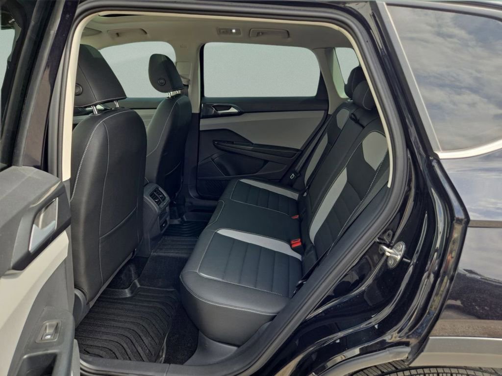 Used 2024 Volkswagen Taos SEL image 16