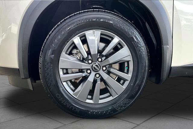 Certified 2022 Nissan Pathfinder SV FWD image 11