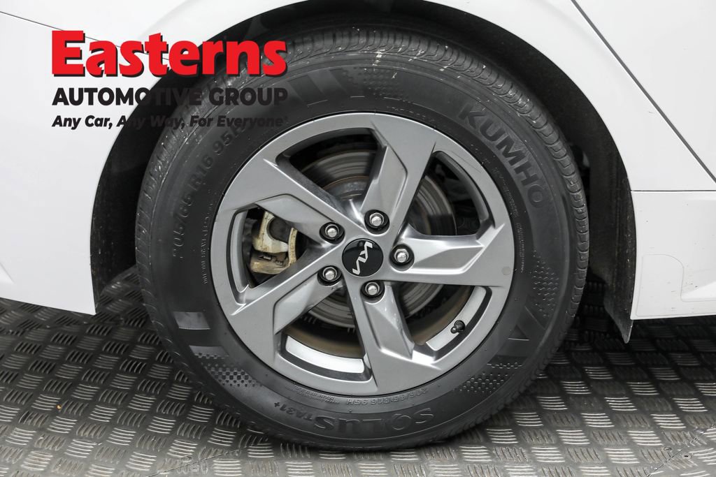 Used 2023 Kia K5 LXS image 27