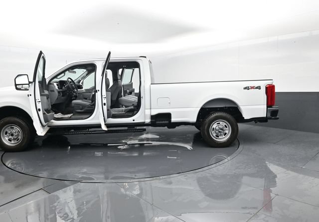 Used 2025 Ford F350 XL AWD/4WD image 30