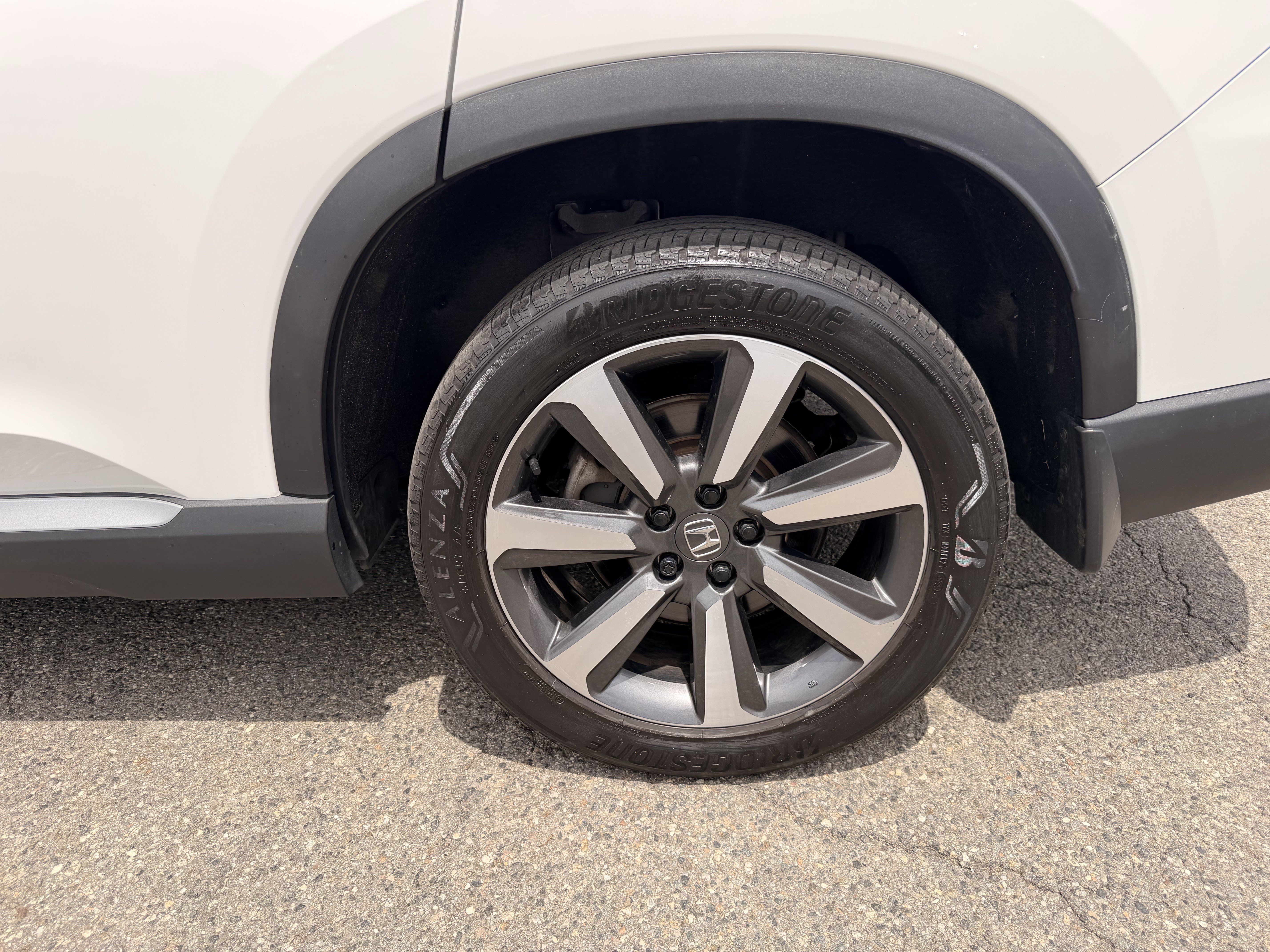 Certified 2023 Honda Pilot Touring image 8