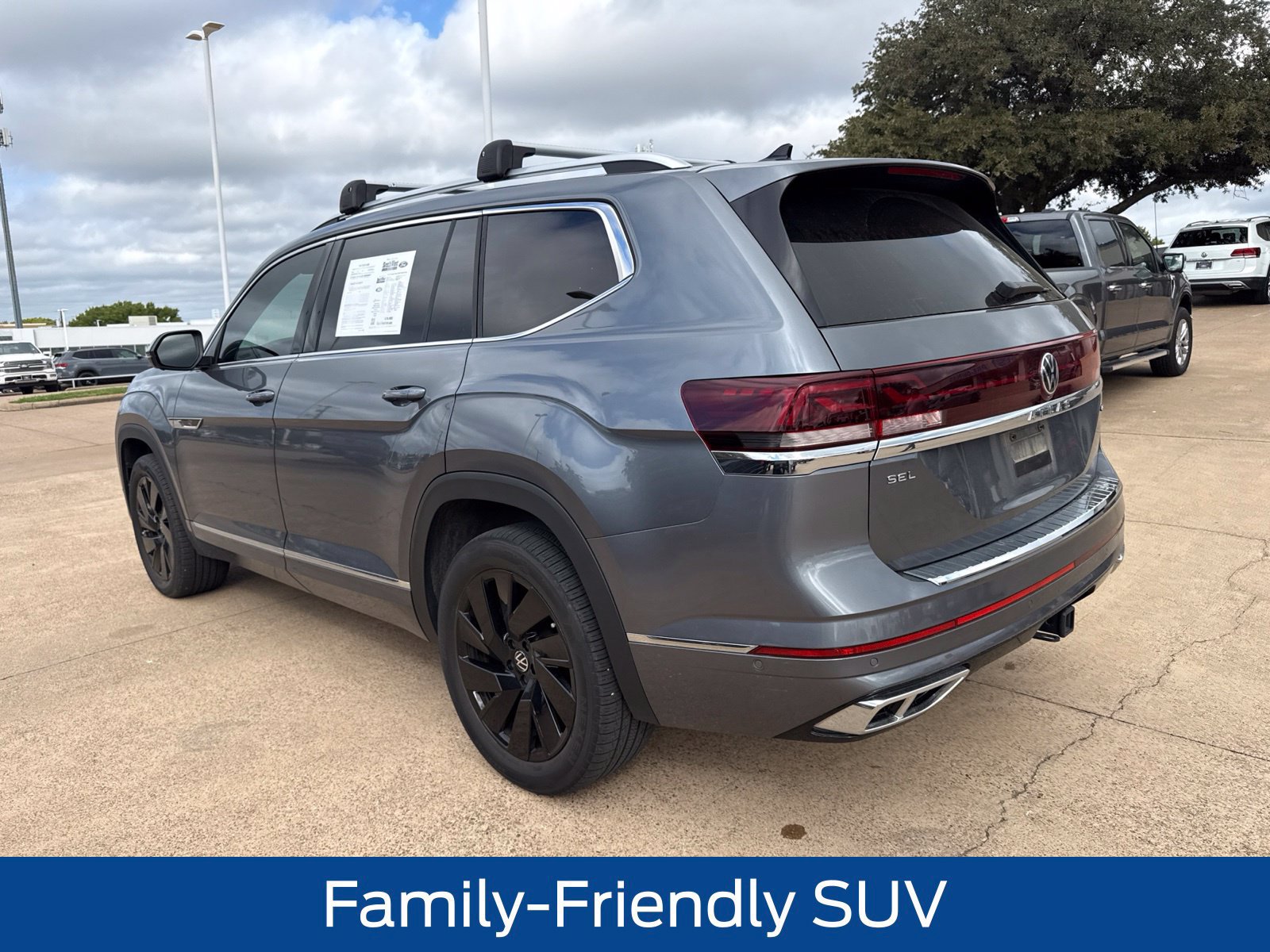 Used 2024 Volkswagen Atlas SEL Premium R-Line AWD/4WD image 5