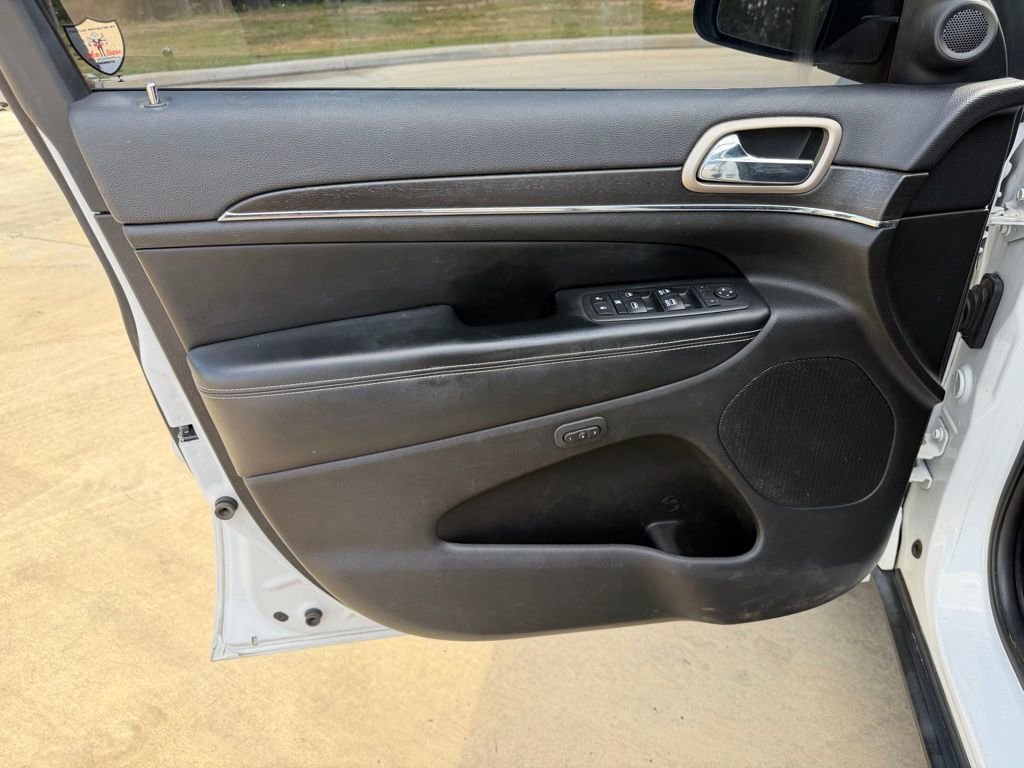 Used 2017 Jeep Grand Cherokee Limited RWD image 12