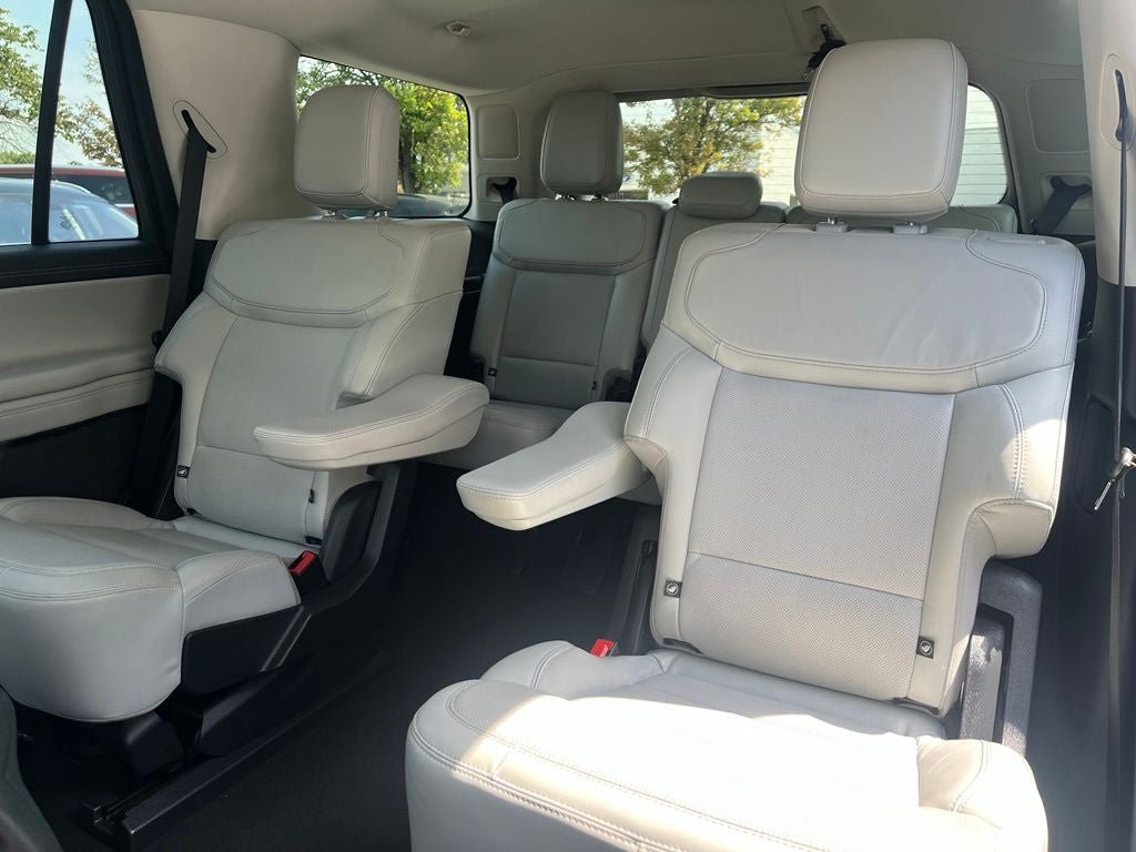 Certified 2025 Ford Expedition Platinum AWD/4WD image 14