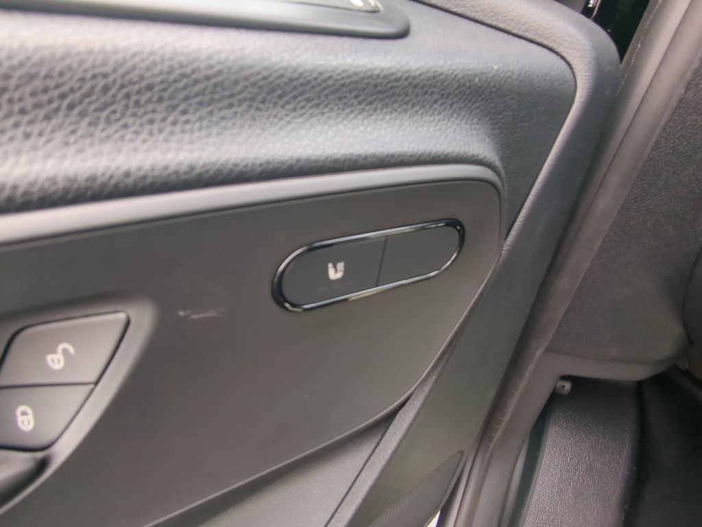 Used 2025 Mercedes-Benz Sprinter 2500 image 10