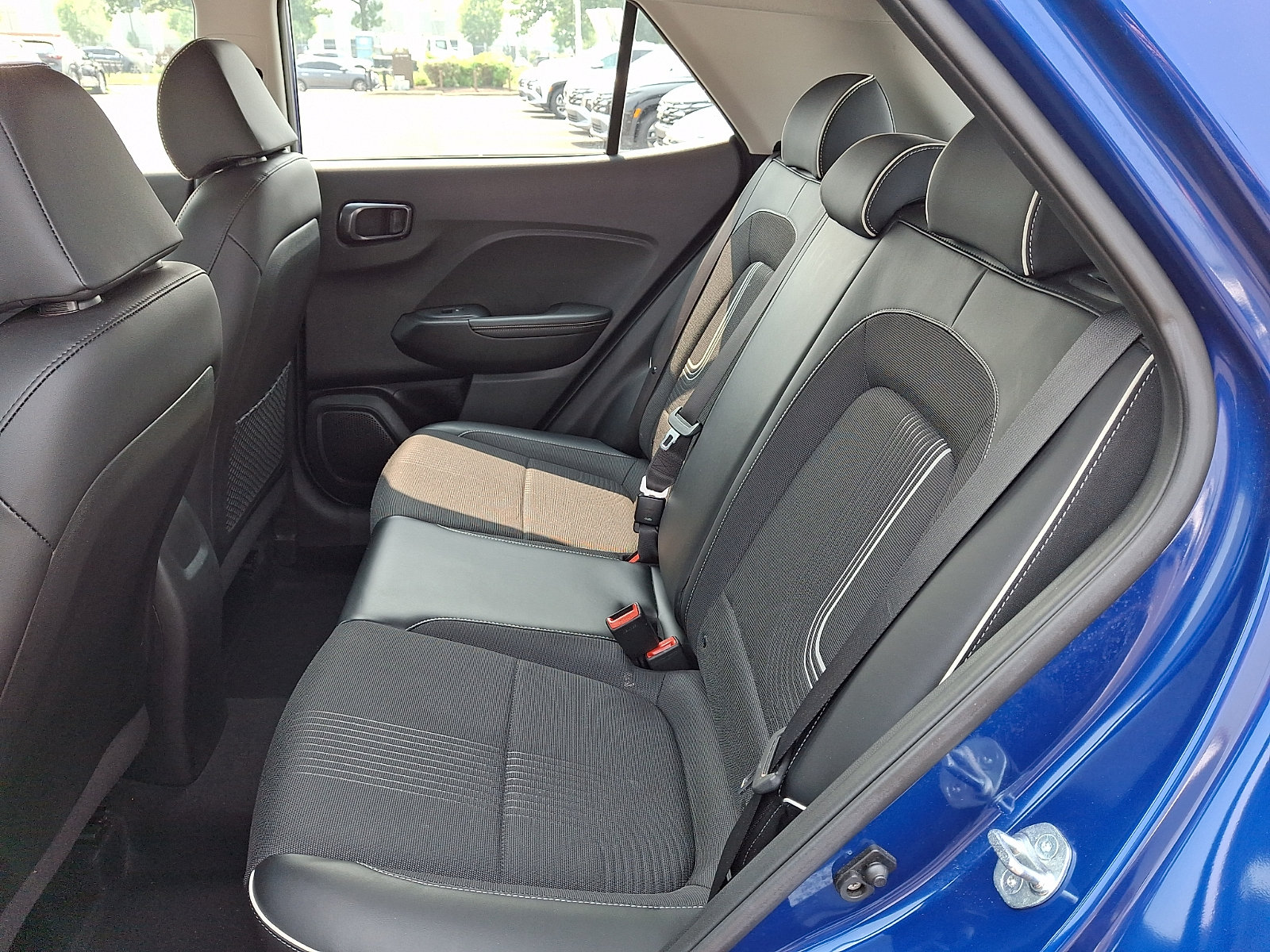 Certified 2023 Hyundai Venue Limited FWD image 10