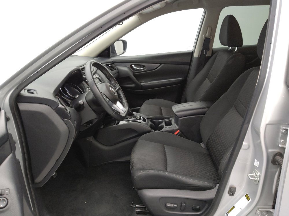 Used 2020 Nissan Rogue SV FWD image 17