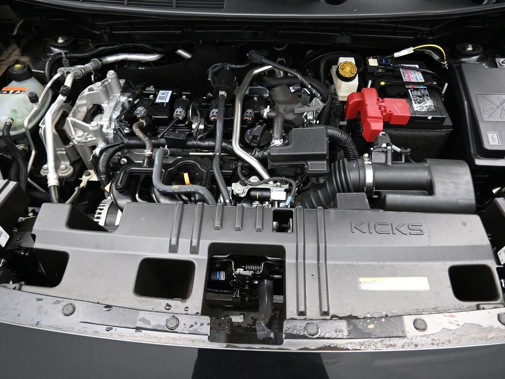 Used 2025 Nissan Kicks SV FWD image 7