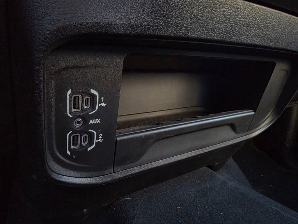 Used 2024 RAM 2500 Tradesman w/ Chrome Appearance Group image 19