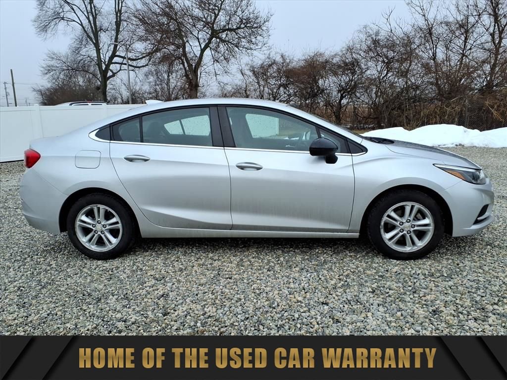 Used 2017 Chevrolet Cruze LT image 10