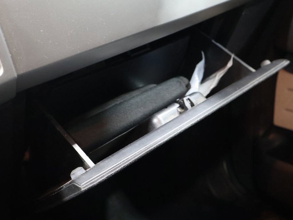 Used 2014 Ford F150 Lariat w/ Lariat Chrome Package image 31