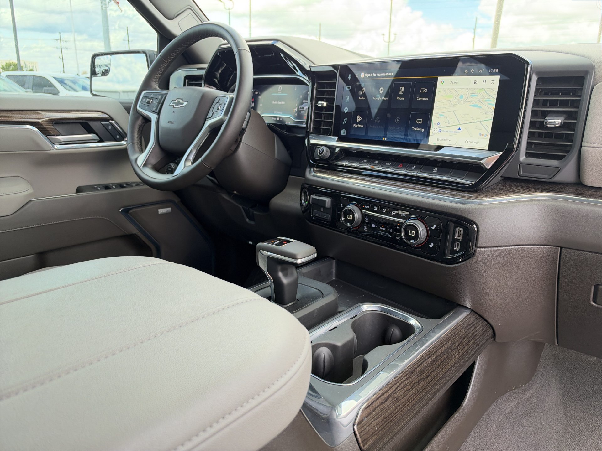 Used 2025 Chevrolet Silverado 1500 LT Trail Boss w/ Convenience Package II AWD/4WD image 16