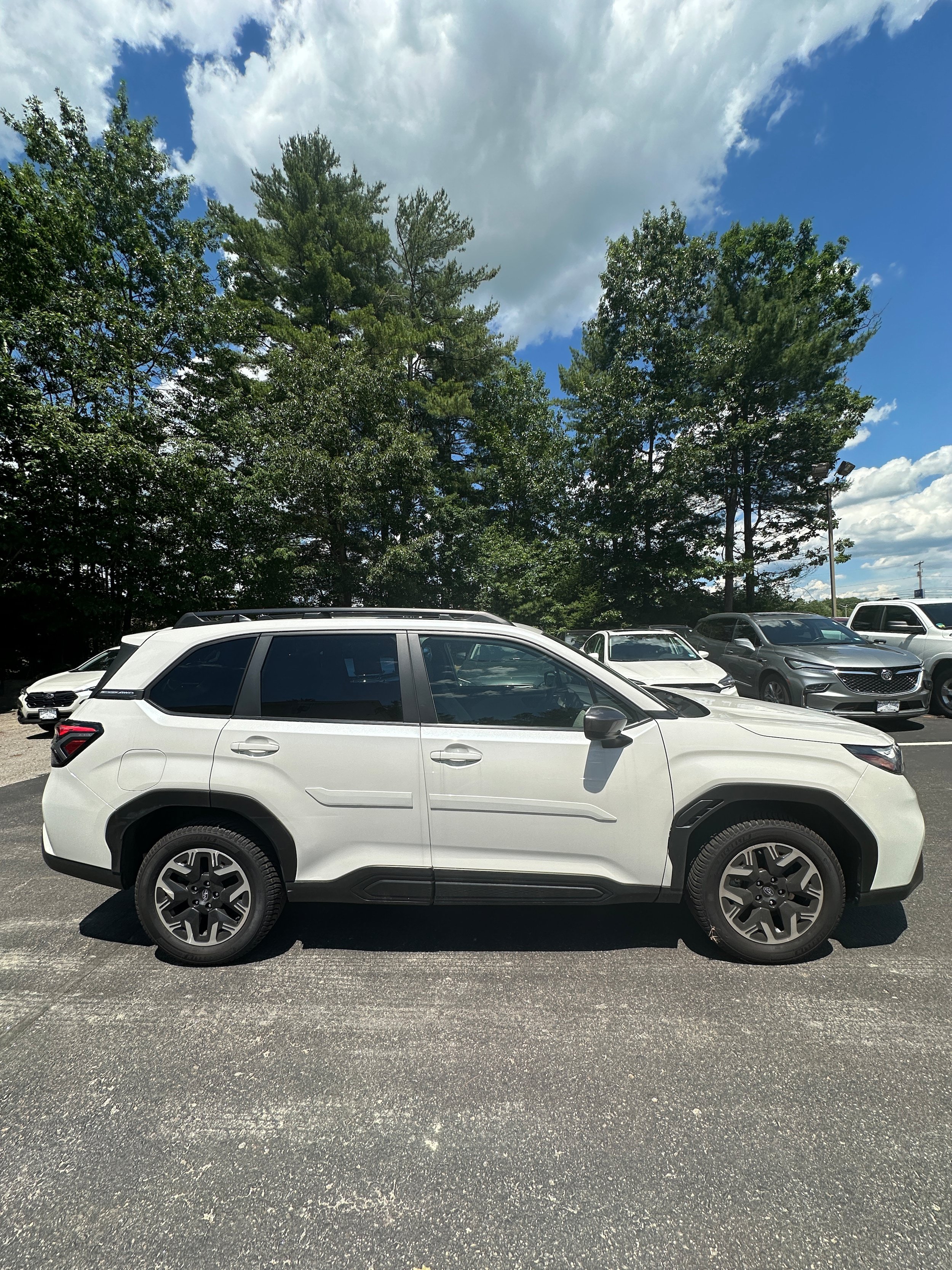 Used 2025 Subaru Forester Premium AWD/4WD image 4