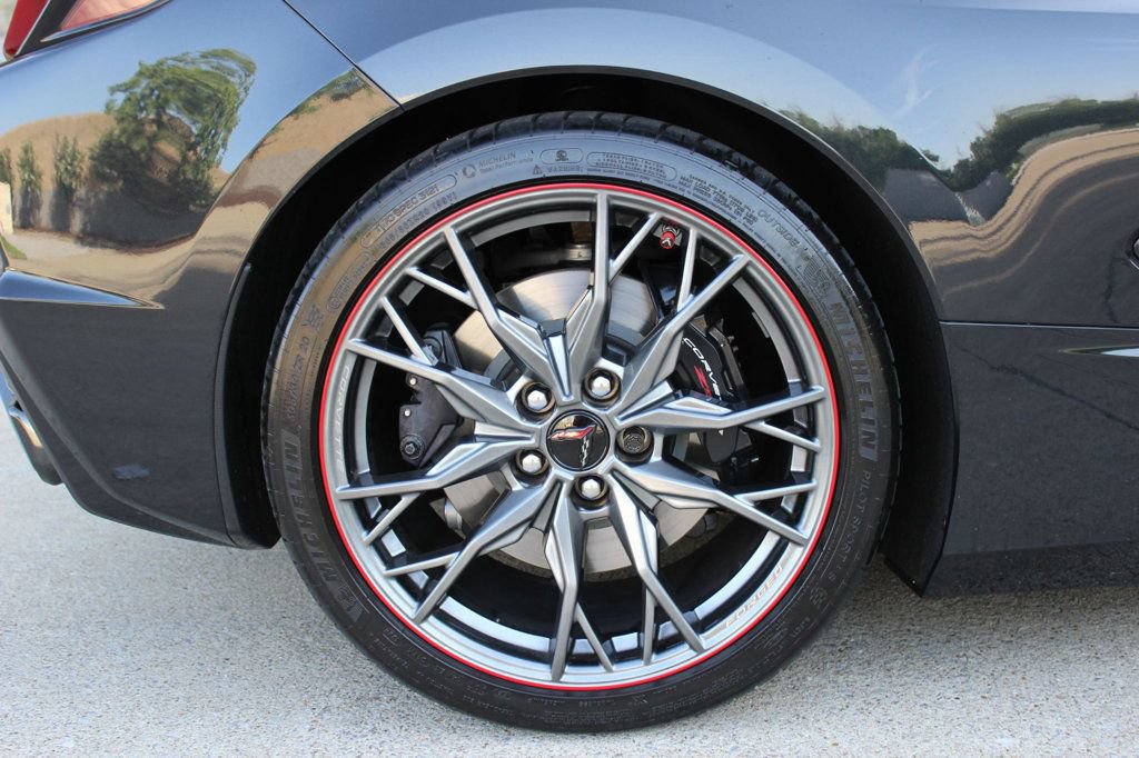 Used 2024 Chevrolet Corvette Stingray Premium Conv w/ Z51 Performance Package RWD image 33