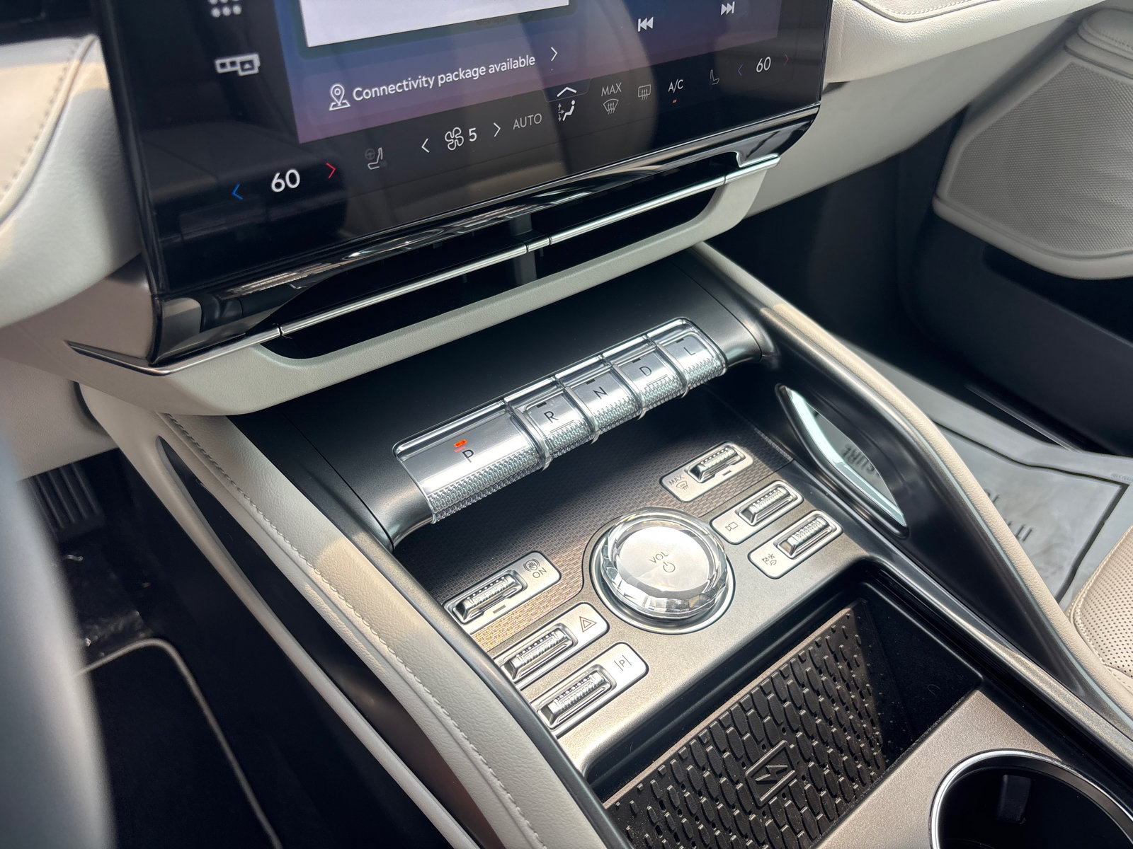 New 2026 Lincoln Nautilus Premier AWD/4WD image 22