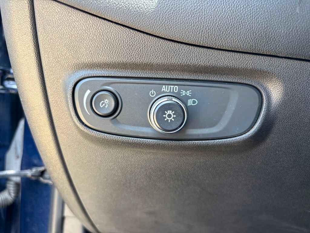 Used 2022 Chevrolet Equinox LS FWD image 16