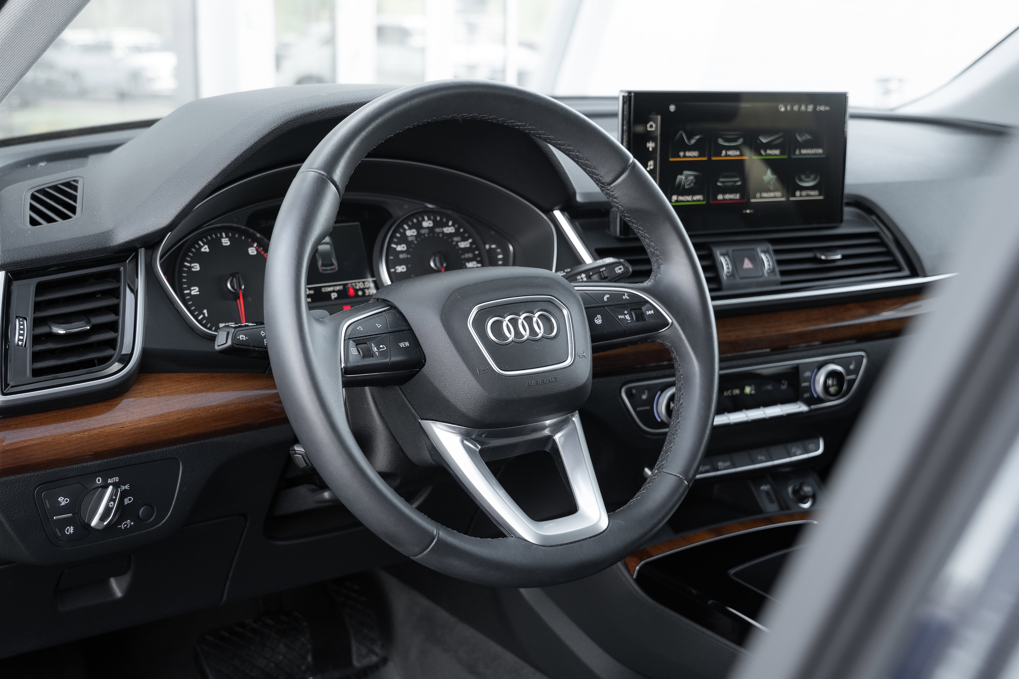 Certified 2023 Audi Q5 2.0T Premium w/ Convenience Package image 11