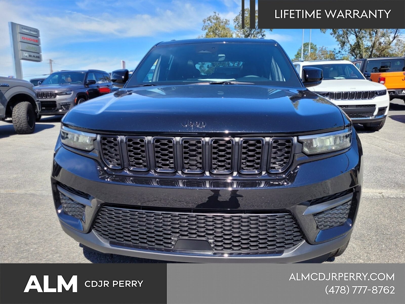 New 2025 Jeep Grand Cherokee Altitude AWD/4WD image 20