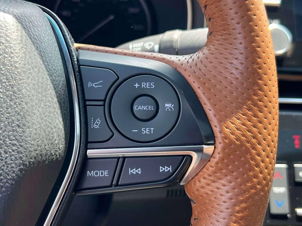 Used 2022 Toyota Avalon Limited w/ Advanced Safety Package FWD image 23