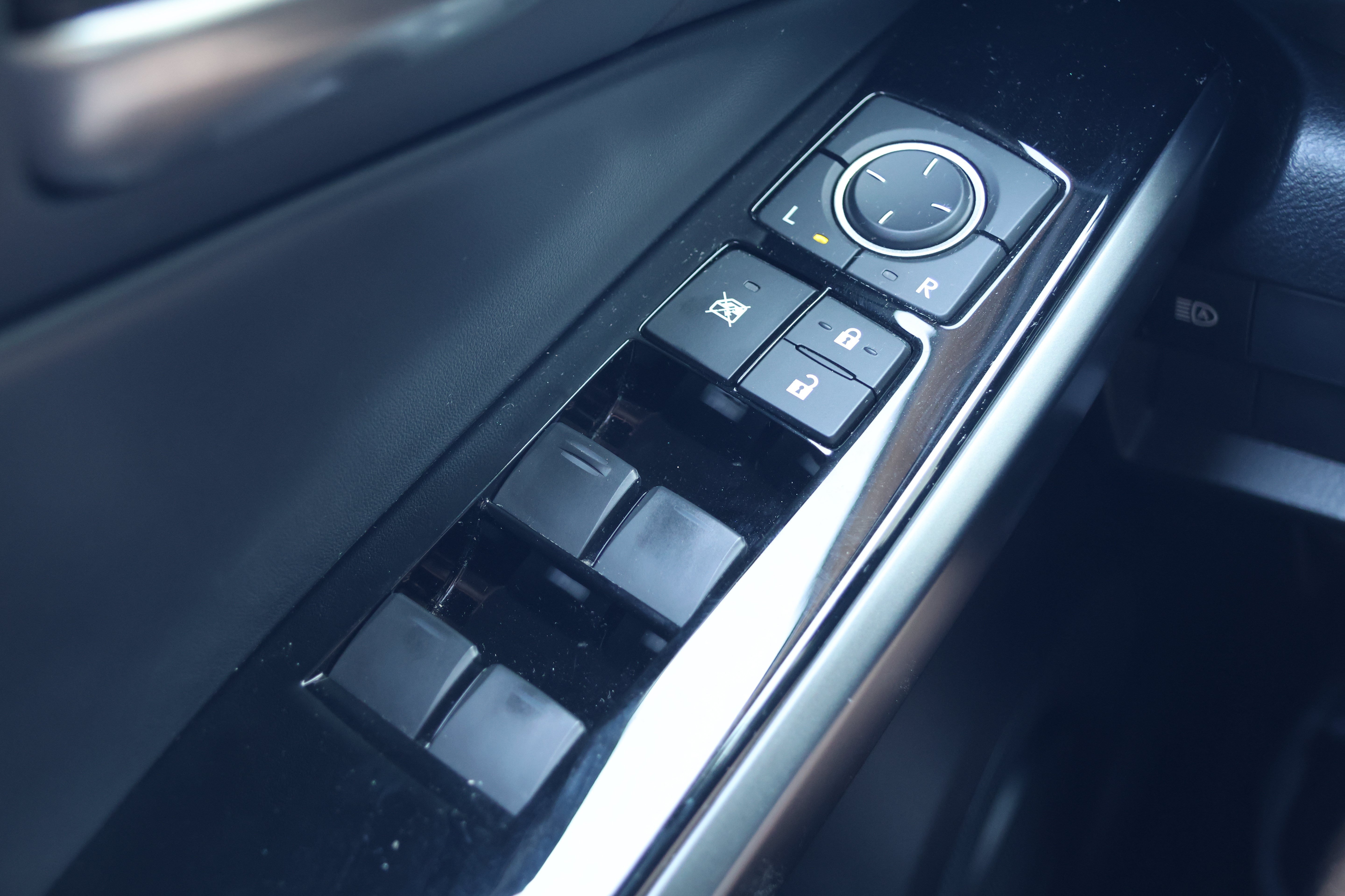 Used 2024 Lexus IS 350 F Sport RWD image 13